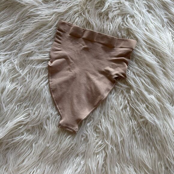 Skims Seamless Sculpt Mid Waist Thong Clay Size Small - Picture 4 of 7